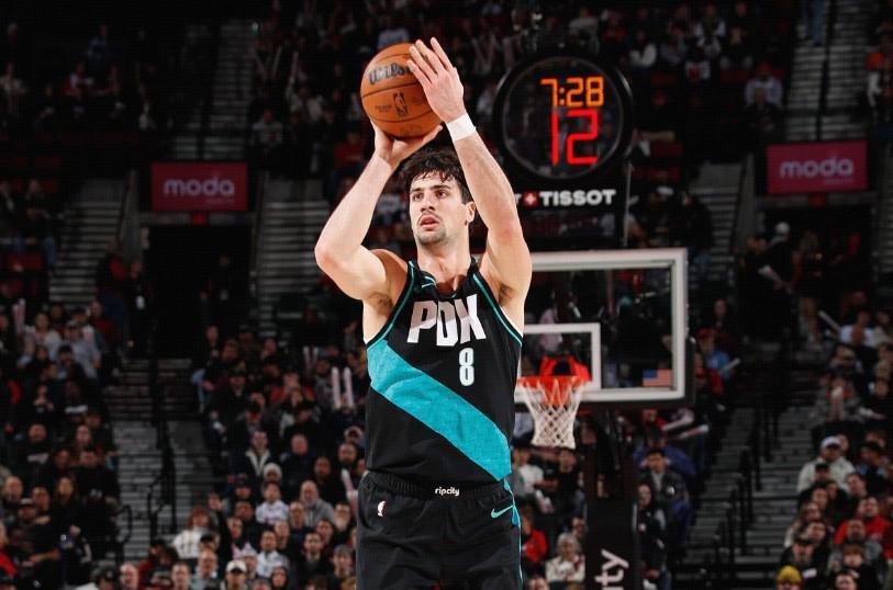 官方：阿夫迪亚背伤复发，提前退出对阵热火的比赛