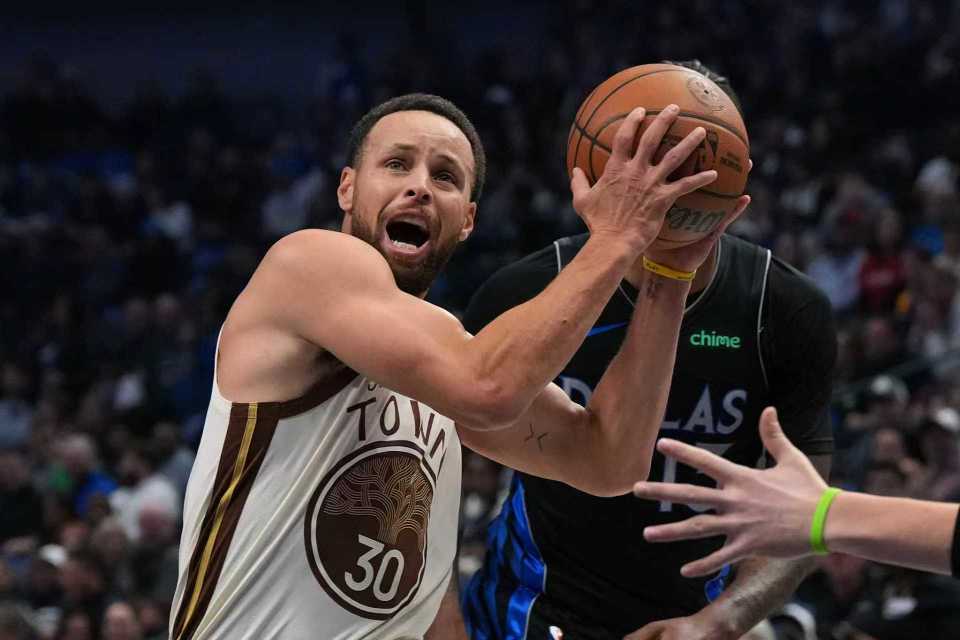 乐鱼体育官方-断档历史第一！库里93场8+三分 超身后利拉德克莱哈登合计79场